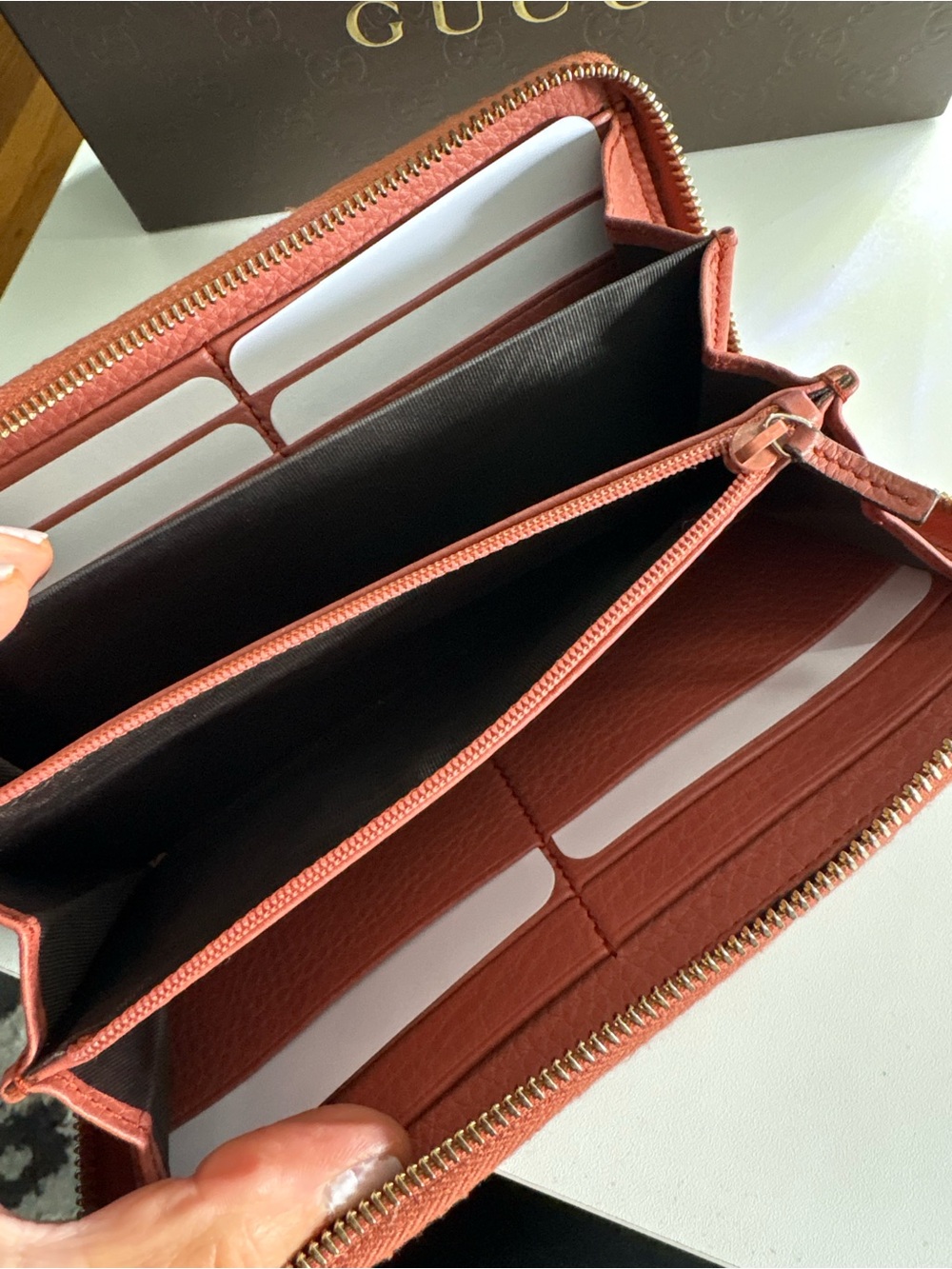 Gucci terracotta Leather Zip-Around Wallet with Embossed GG - Picture 7 of 9